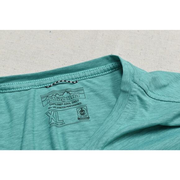 Men's Patagonia Size XL Capeline Cool Daily 50+ UPF Aqua Stretch PErformance - Picture 2 of 8